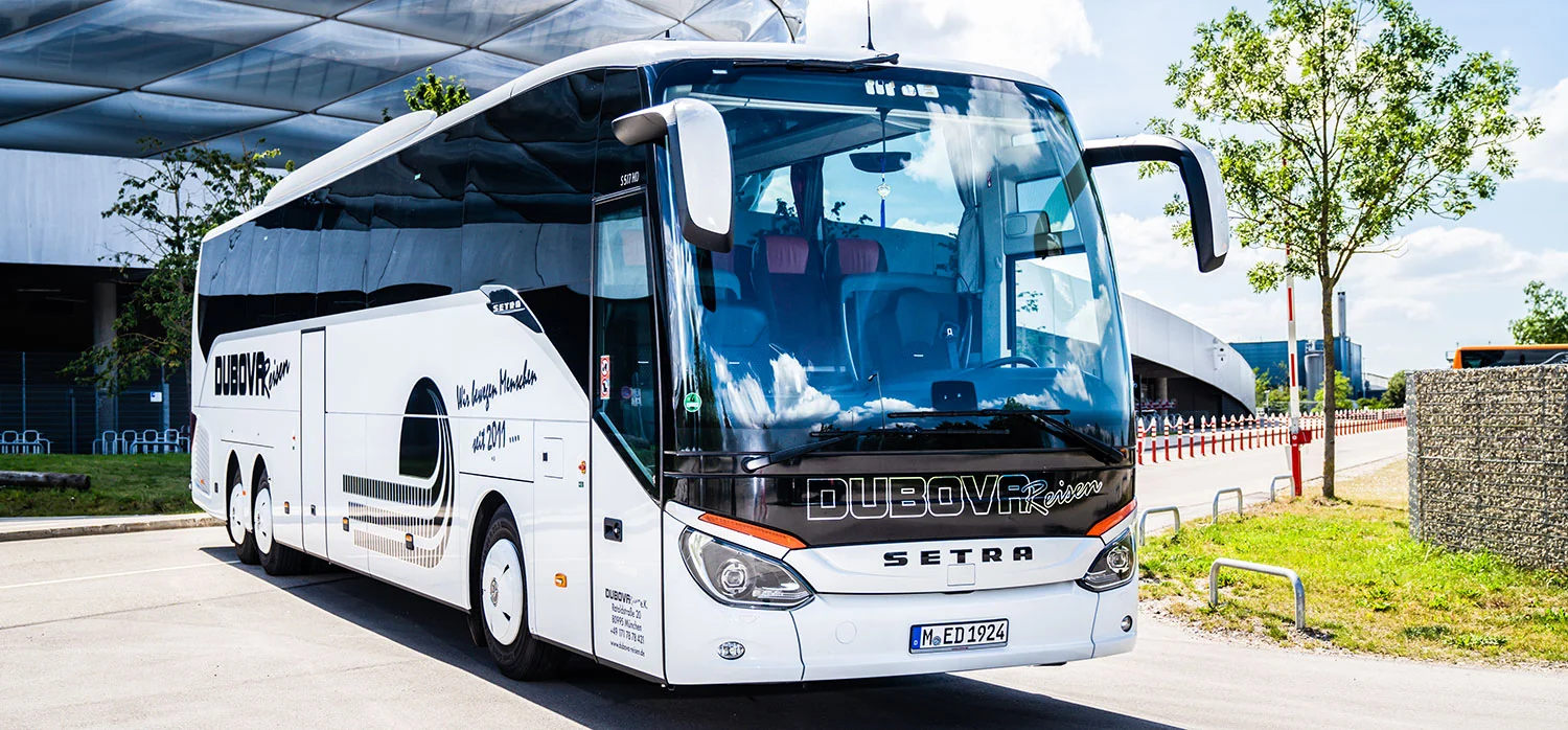 Weißer Setra Reisebus von Dubova Reisen