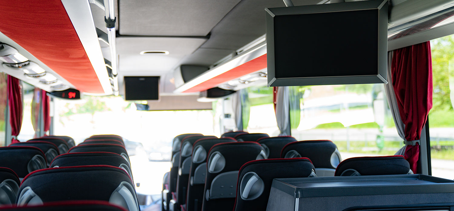 TV und Innenausstattung im Reisebus